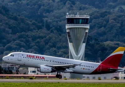 IAG confirma que Ryanair, Volotea y Binter captarán las rutas de Air Europa tras la fusión